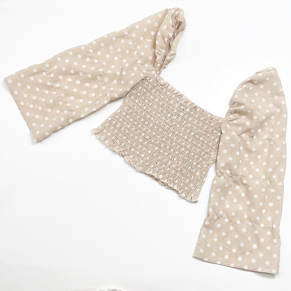 Princess Polly cream polka dot print ruched crop top - Picture 2 of 4